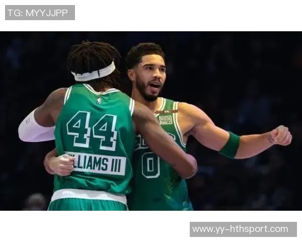 罗威全能表现助力球队胜利4中3斩获6分11板2助攻2盖帽正负值并列最高